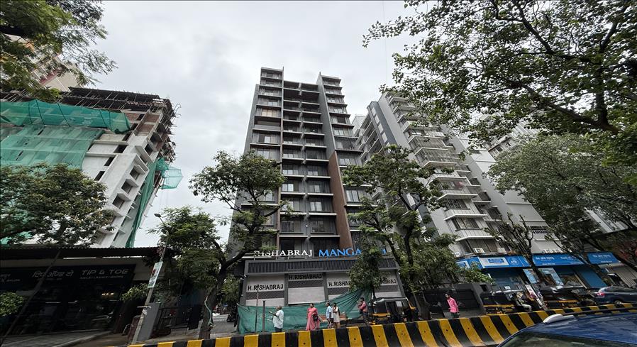 SmartMakaan - 2 Bhk Resale Untouched Flat in Borivali West